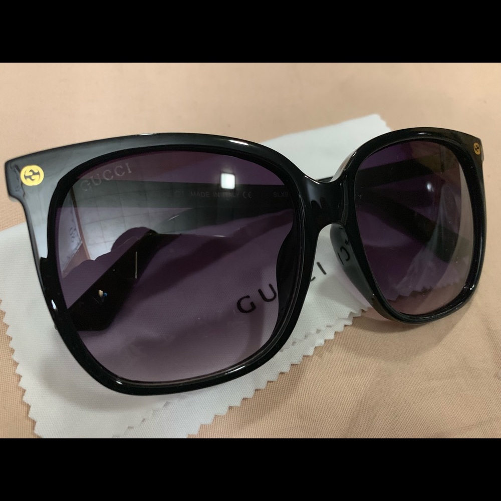 BRAND NEW NEVER WORN GUCCI SUNGLASSES